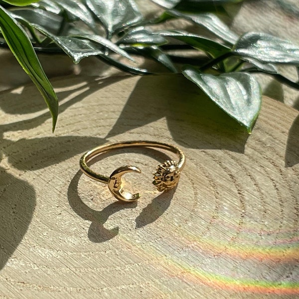 Verstellbarer Ring Mond und Sonne | Schmuck-Set für sie | Edelstahl mit 18K Vergoldung, Größenverstellbarer Ring | Ideales Geschenk für Sie