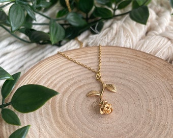 Collier minimaliste de rose d’or, conception de fleur, collier plaqué or 18K, cadeau pour petite amie, cadeau pour mère, cadeau de fête des mères
