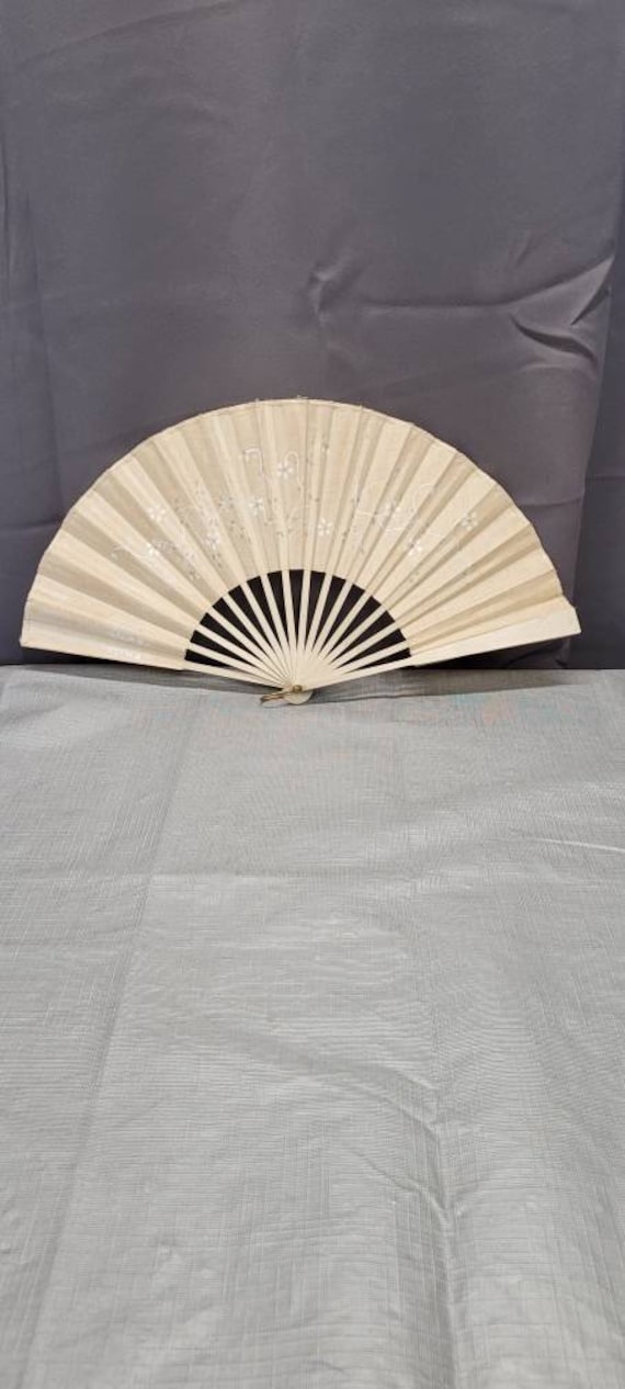Beautiful Japanese Cloth Hand Fan White with Flor… - image 1