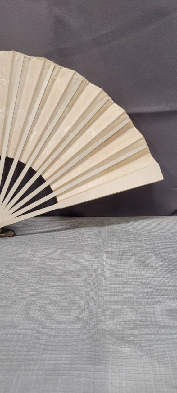 Beautiful Japanese Cloth Hand Fan White with Flor… - image 5