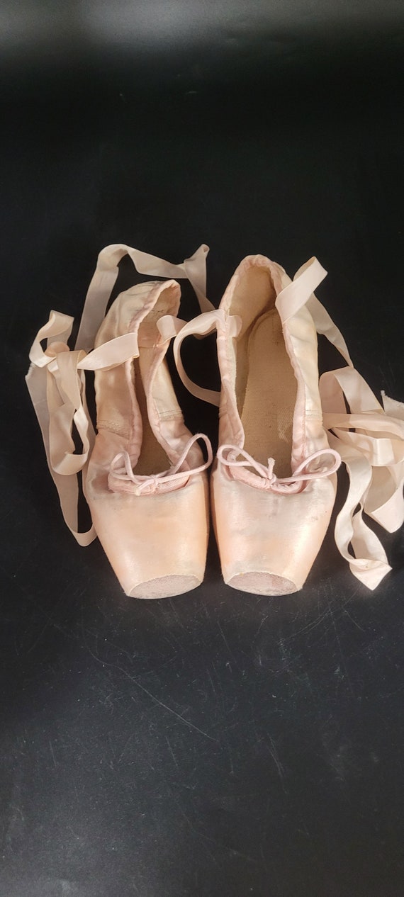 Vintage Ballet Pointe Shoes, Pink Satin Ballet Sli