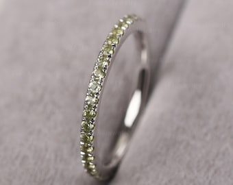 Peridot Geburtsstein stapelbar Ring 14K Gold Stapeln Eternity Ring August Birthstone