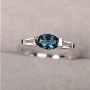 London Blue Topaz Ring Vintage Triple Stone Ring Oval Cut Engagement Ring for Women