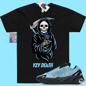 Yeezy Boost 700 MNVN Bright Cyan Matchtröja "YZY DEATH" bild 2