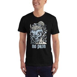 May include: Black t-shirt with a graphic of a blue skull with dreadlocks and the text "no pain".