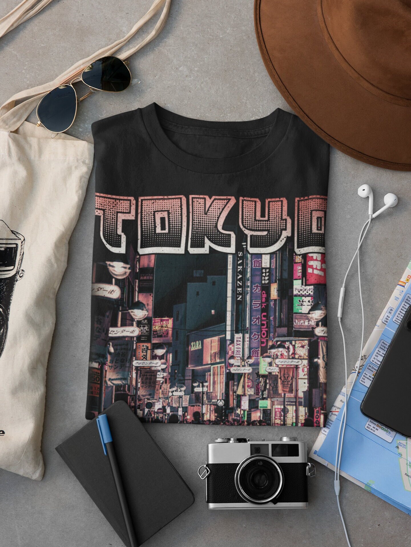 トップス Seivson (A)crypsis SECRET CITY TOKYO TEE Seivson X (A)crypsis® “SECRET CITY TOKYO “ 碎紙TEE －卡其