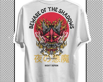 Camisa blanca de ropa urbana de gran tamaño, camiseta gráfica roja Oni Demon, camisa japonesa de techwear al estilo Harajuku - Cuidado con las sombras
