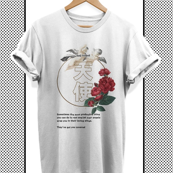 Unisex Vintage T-Shirt mit Engel und Blumen Grafik / ästhetische Harajuku Mode Kleidung / J-Fashion Shirt mit Kanji Zeichen