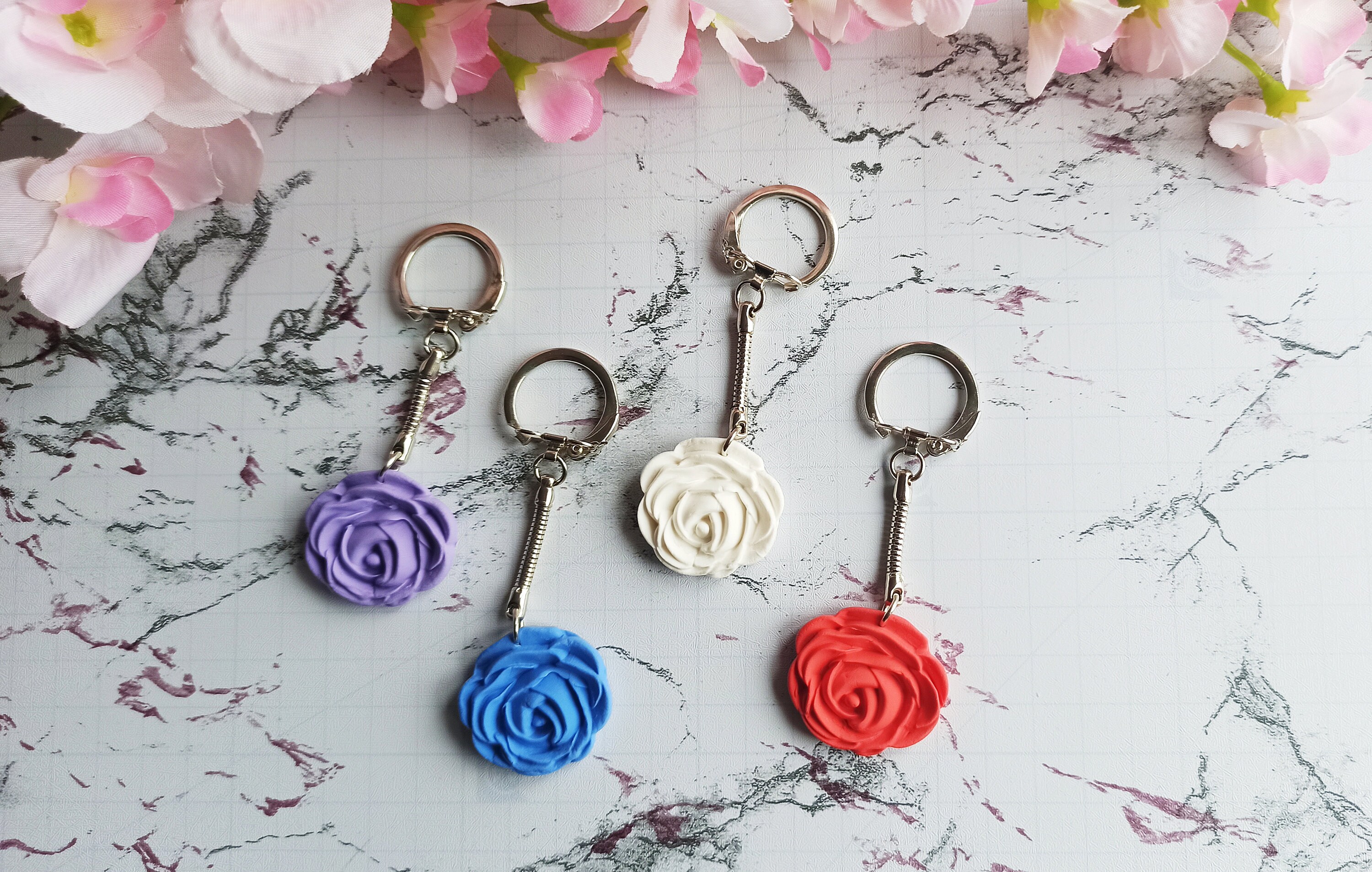 Llaveros de arcilla de seda rosa / llaveros rosas de colores / Etsy