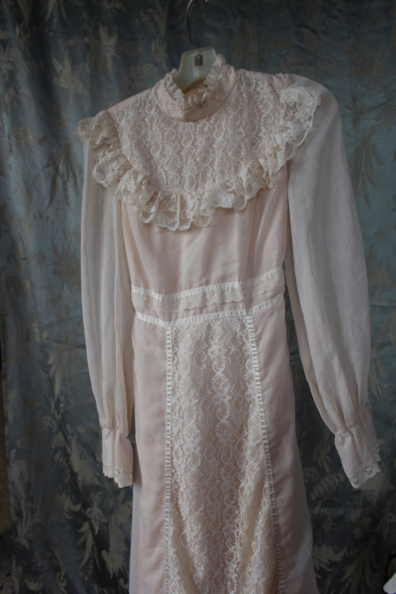 Charming lace Vintage boho 70s maxi dress, gunne sax style Candi Jones ivory/ cottage-core/ vampires wife image 8