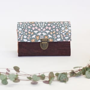 Kleines Portemonnaie aus Kork, mit Steckschloss, Damen, Blumen, grau