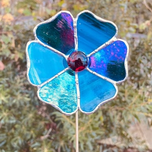 Stained Glass Flower on metal rod for garden or plant
