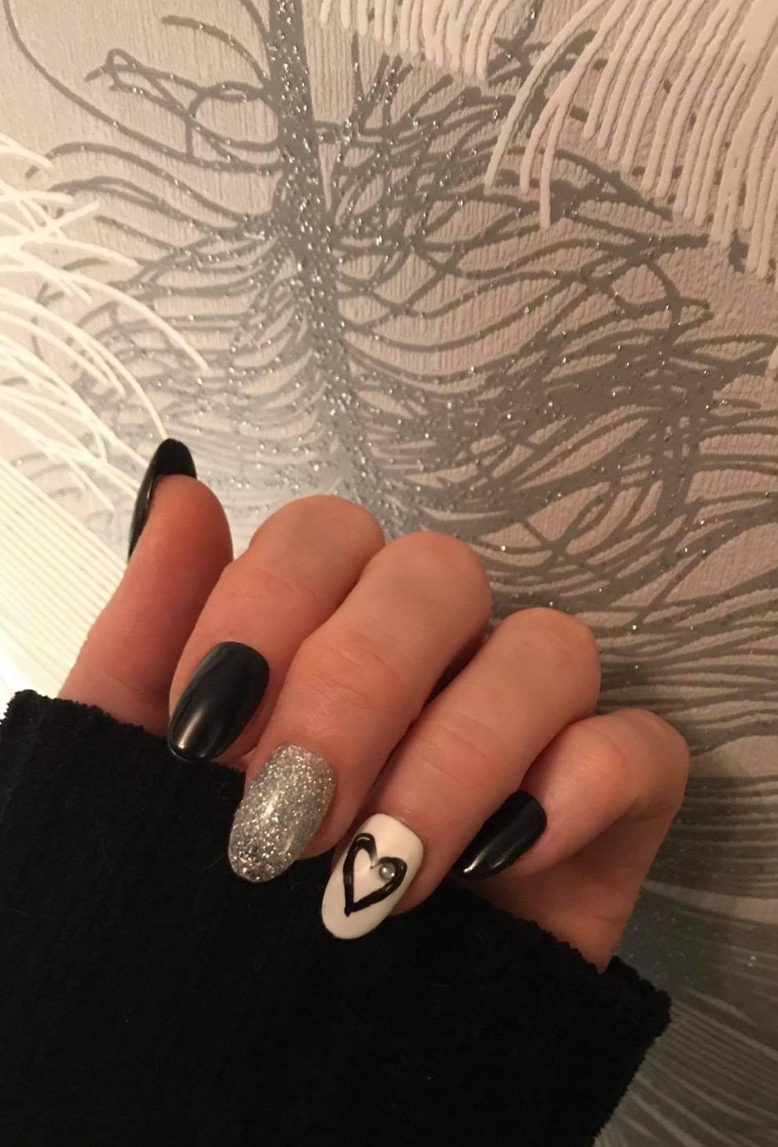 Black Heart Nails - Etsy Australia