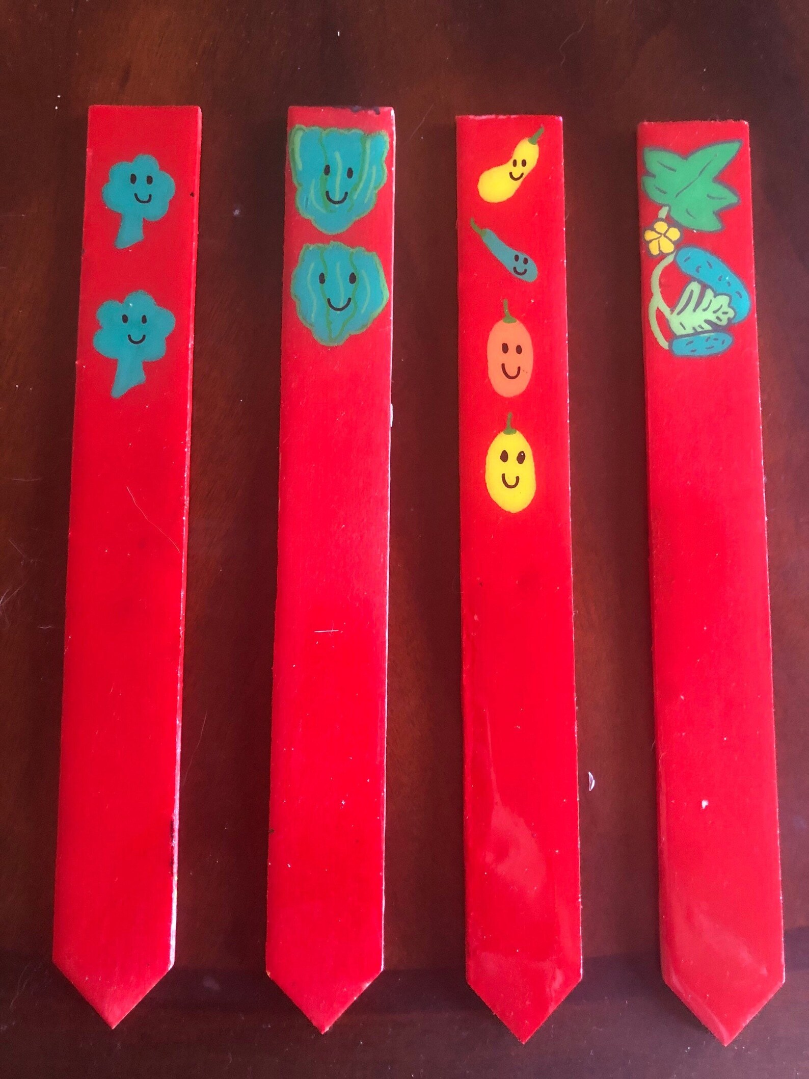 Estacas rojas del jardín chibi | Etsy