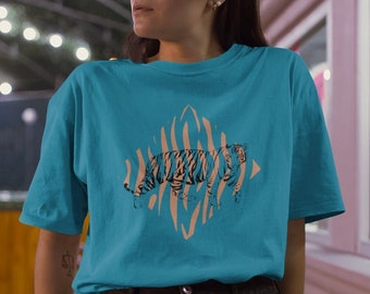 Tiger Graphic Tee Tiger Shirt Tiger T Shirt Vintage Tiger Shirt Graphic Tiger Tee 80s Aesthetic Alt Clothing Indie Clothes Aesthetic Clothes