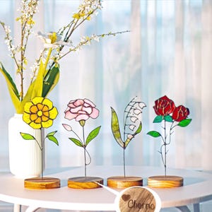 Benutzerdefinierte Geburtsblume Glasmalerei Personalisierte Geburtsmonat Blume Suncatcher Floral Tischdekoration Blume Nana's Garden Stake Muttertagsgeschenk