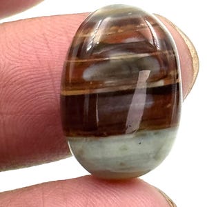 Certified Sulemani Hakik Gemstone: Natural Oval Aqeeq Stone (12.35 Cts)
