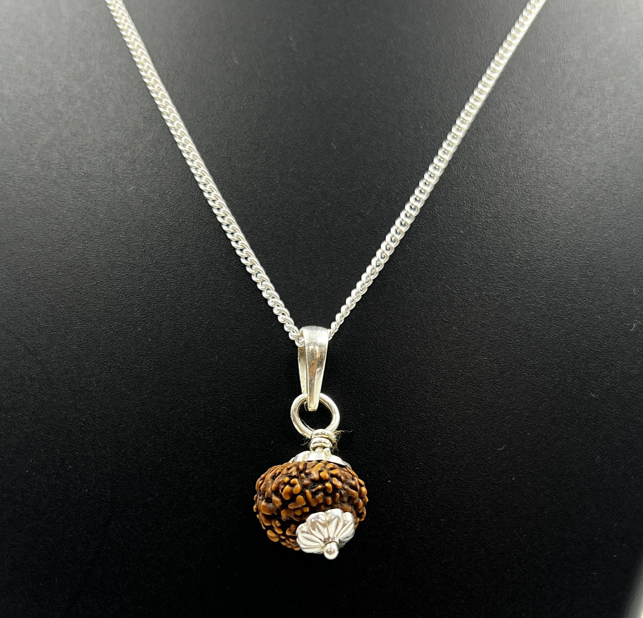 Ciondolo originale 8 Mukhi Rudraksha con certificato di laboratorio - Italia