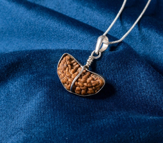 Authentic Mukhi Rudraksha 925 Silver Pendant: Kajodana Shape