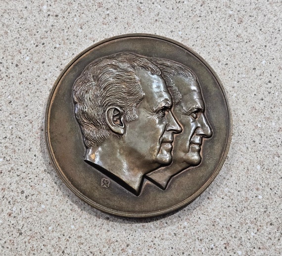 Vintage 1973 President Richard Nixon & Vice President Spiro Agnew