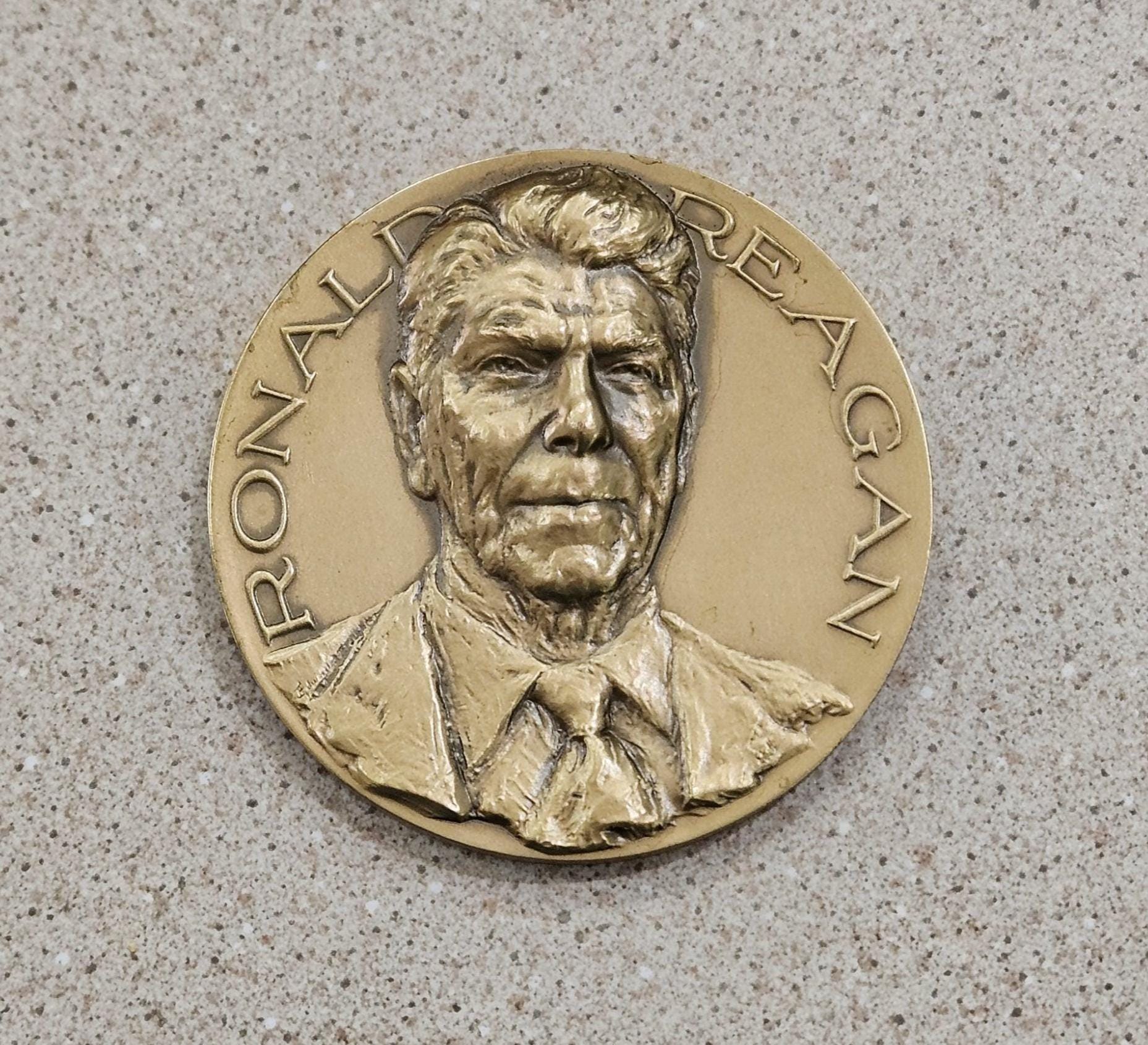 Vintage 1981 Ronald Reagan 40th President of the United States of