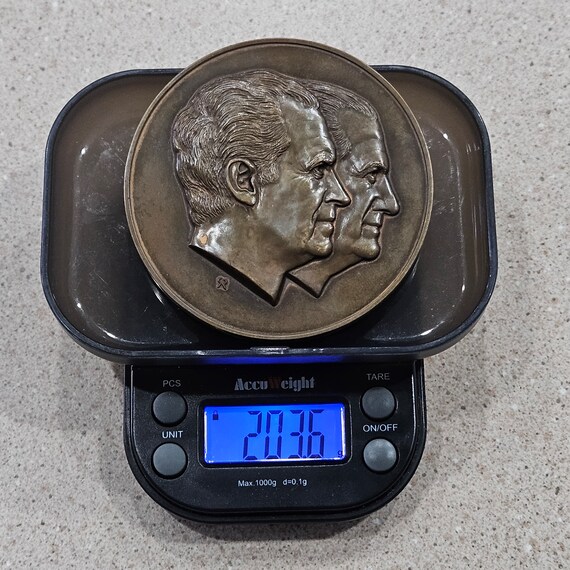 Vintage 1973 President Richard Nixon & Vice President Spiro Agnew
