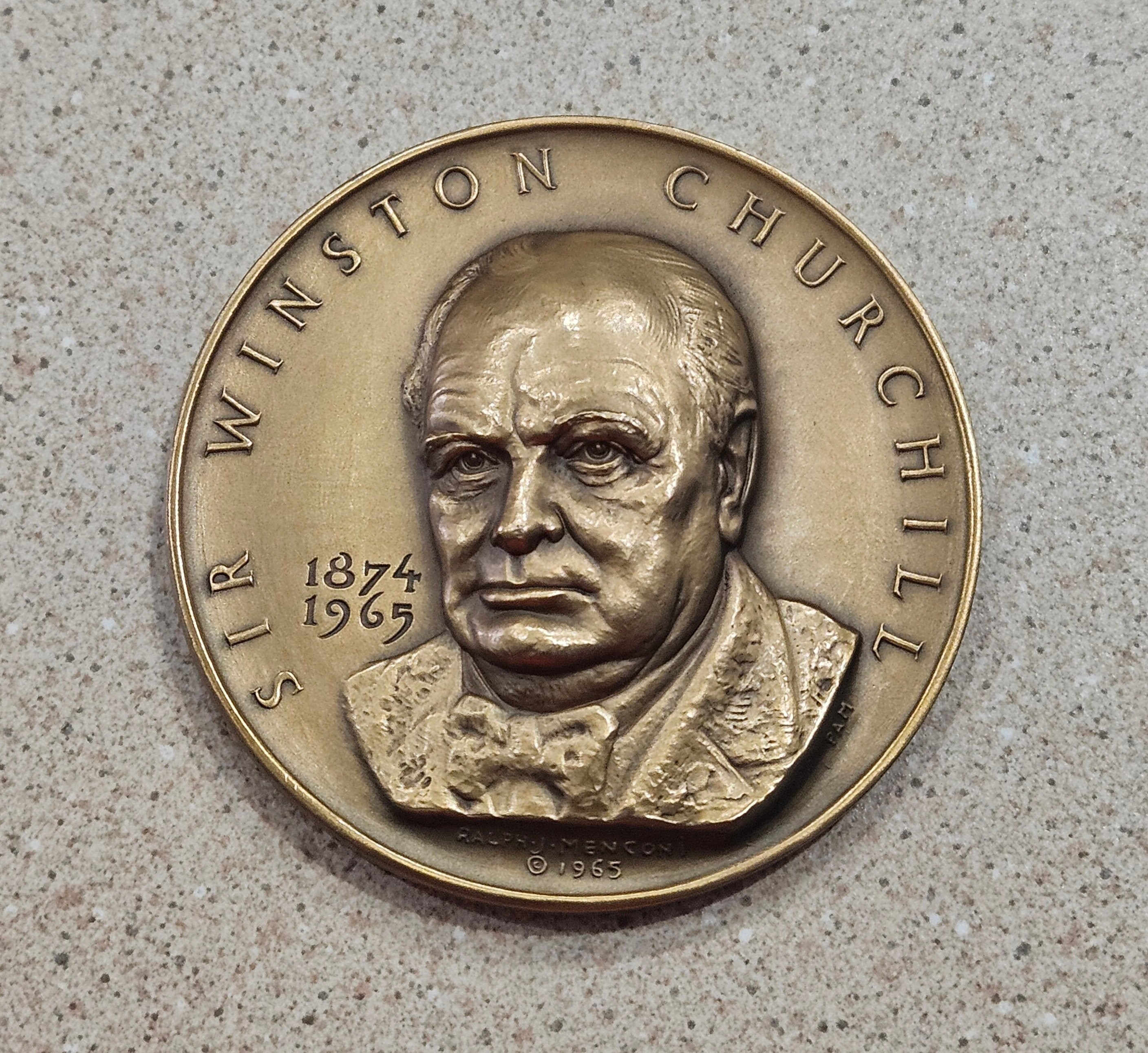 WINSTON CHURCHIL 記念メダル il_fullxfull.5579053606_e0bp.jpg