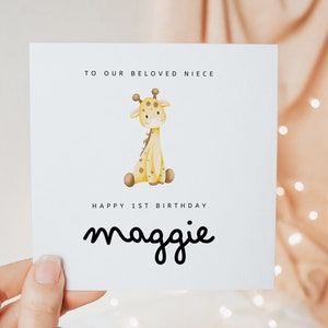 Aan onze geliefde nichtje Fijne 1e verjaardag, eerste verjaardagskaart voor meisje van tante oom Schattige giraf wenskaart gepersonaliseerde cadeau aandenken