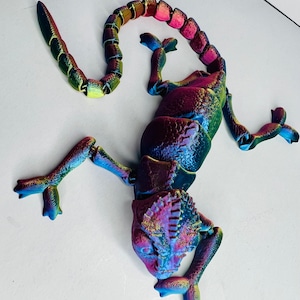 Articulating Chameleon Desk Fidget figure