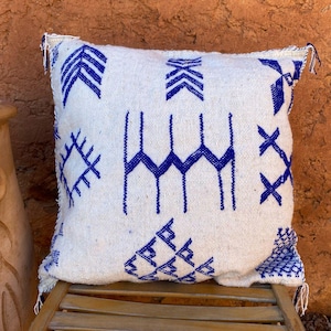 white and bleu Boujaad Sabra pillow skil Pillow,Hom decor pillow,Azilal Kilim pillow,Decorative Pillow Cover,Handwoven Silk Pillow,