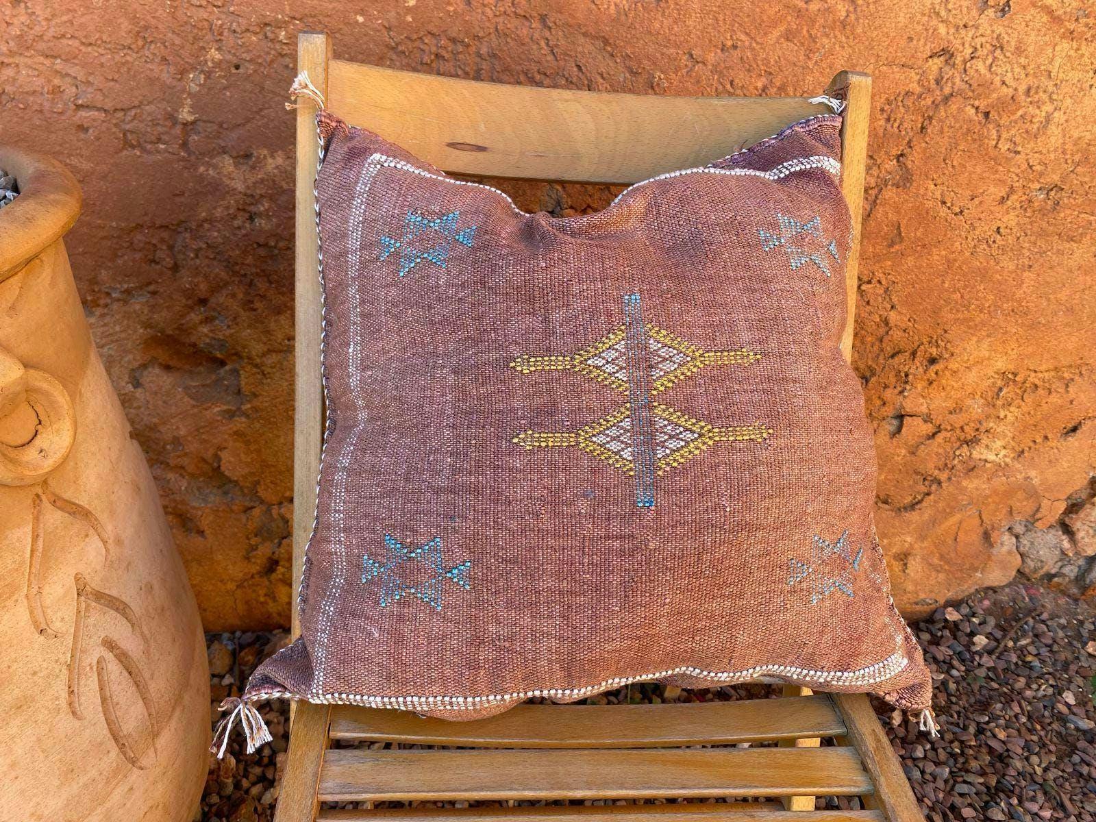 Cuscino decorativo fatto a mano in seta con cactus marocchino, design moderno e tradizionale