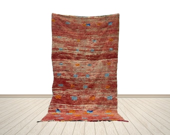 Moroccan Berber Rug: Vintage Azilal Boujaad Design - Handmade Natural Fibers