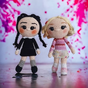 Wednesday i Enid Zestaw 2 | Lalki szydełkowe Amigurumi Wednesday Addams i Enid Sinclair | Produkt fizyczny 16 cm