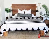 Throw Blanket - Moroccan Blanket - Pom Pom Blanket - Handwoven Moroccan Blanket - Soft Pompom Blanket - Berber Blanket - Bedroom Decoration