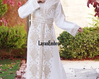 Embroidered Dress - Thawb - Abaya - Kaftan. مطرزات شرقية عربية - ثوب فلسطيني - أثواب فلسطينية - ثوب عربي - تطريز فلسطيني