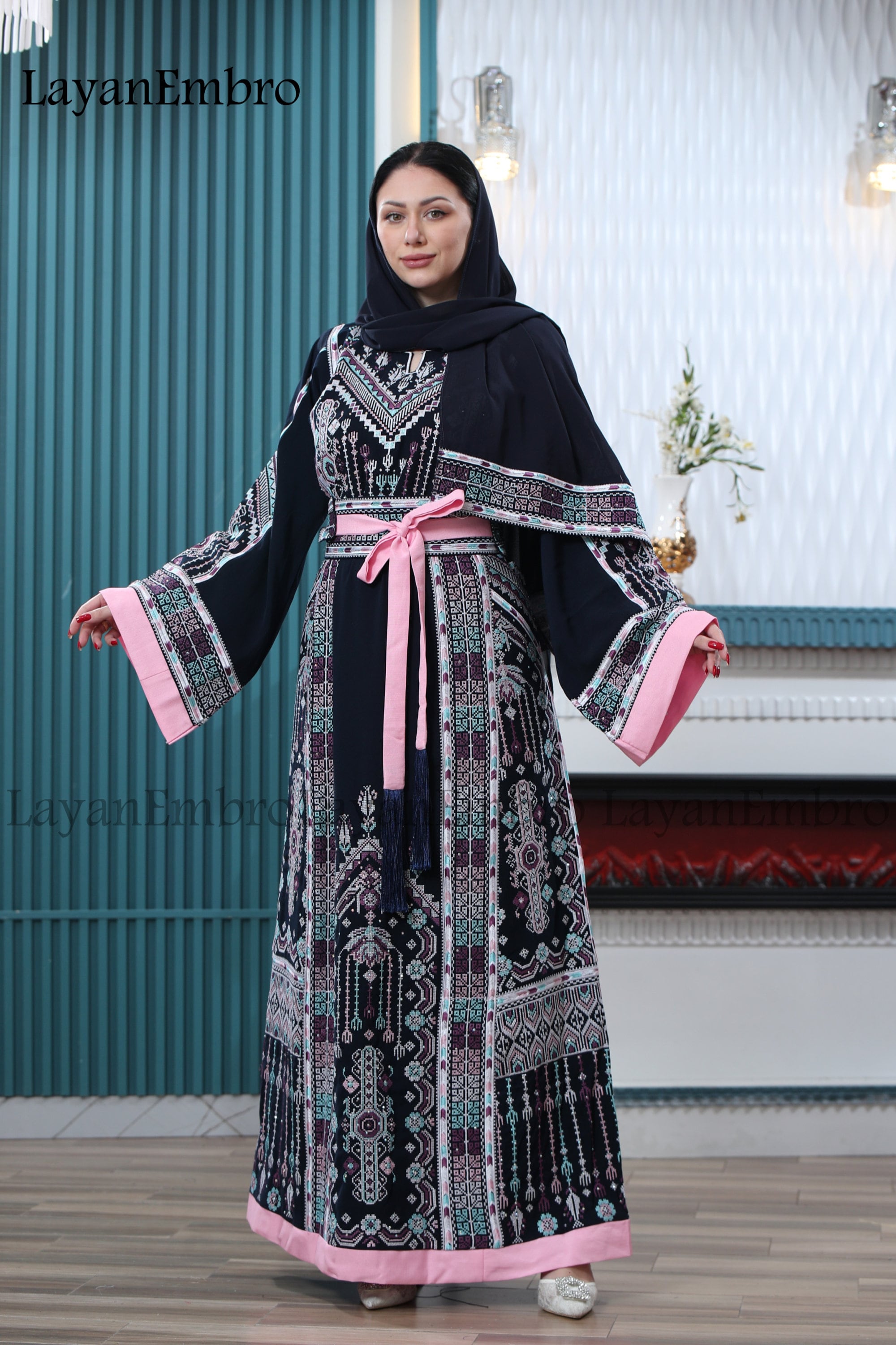 Embroidered Dress - Thawb - Abaya - Kaftan. مطرزات شرقية عربية - ثوب فلسطيني - أثواب فلسطينية - ثوب عربي - تطريز فلسطيني