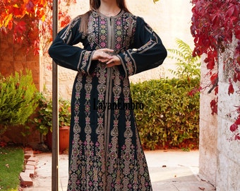 Embroidered Dress - Thawb - Abaya - Kaftan. مطرزات شرقية عربية - ثوب فلسطيني - أثواب فلسطينية - ثوب عربي - تطريز فلسطيني