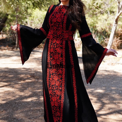 Palestinian Embroidered Thawb - shops Dress Available in Multicolors. مطرزات شرقية عربية - ثوب فلسطيني - أثواب فلسطينية - ثوب عربي - تطريز فلسطيني