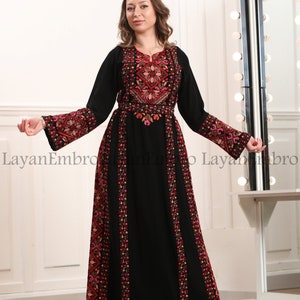 Embroidered Dress - Thawb - Abaya - Kaftan. مطرزات شرقية عربية - ثوب فلسطيني - أثواب فلسطينية - ثوب عربي - تطريز فلسطيني