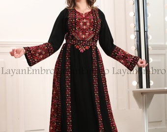 Embroidered Dress - Thawb - Abaya - Kaftan. مطرزات شرقية عربية - ثوب فلسطيني - أثواب فلسطينية - ثوب عربي - تطريز فلسطيني