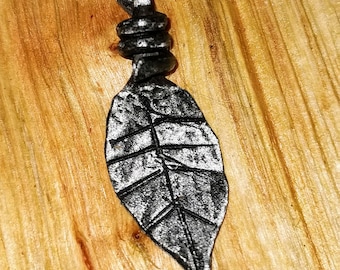 Llavero de hoja forjado a mano