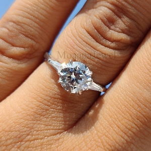 Round Cut Moissanite Three Stone Ring, 925 Sterling Silver Wedding Ring, Past Present Future Ring, Gold Trinity Ring, Proposal Diamond Ring