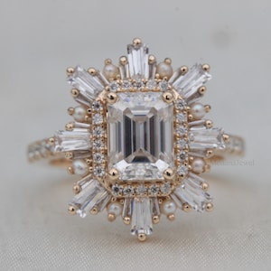 Emerald Cut Moissanite Halo Art Deco-ring, 14K massief geelgouden Starburst-ring, Solitaire met accentring, unieke trouwring voor haar