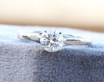 1Ct Round Solitaire Moissanite Ring/Split Shank Round CZ Diamond Silver Ring/Unique Designe Gold Engagement Ring/Diamond Wedding Ring