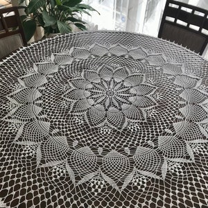 Doily for large tables - 54.5&#39;&#39; - Flower and Pineapple design
