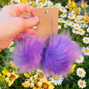Pendientes de pompones peludos