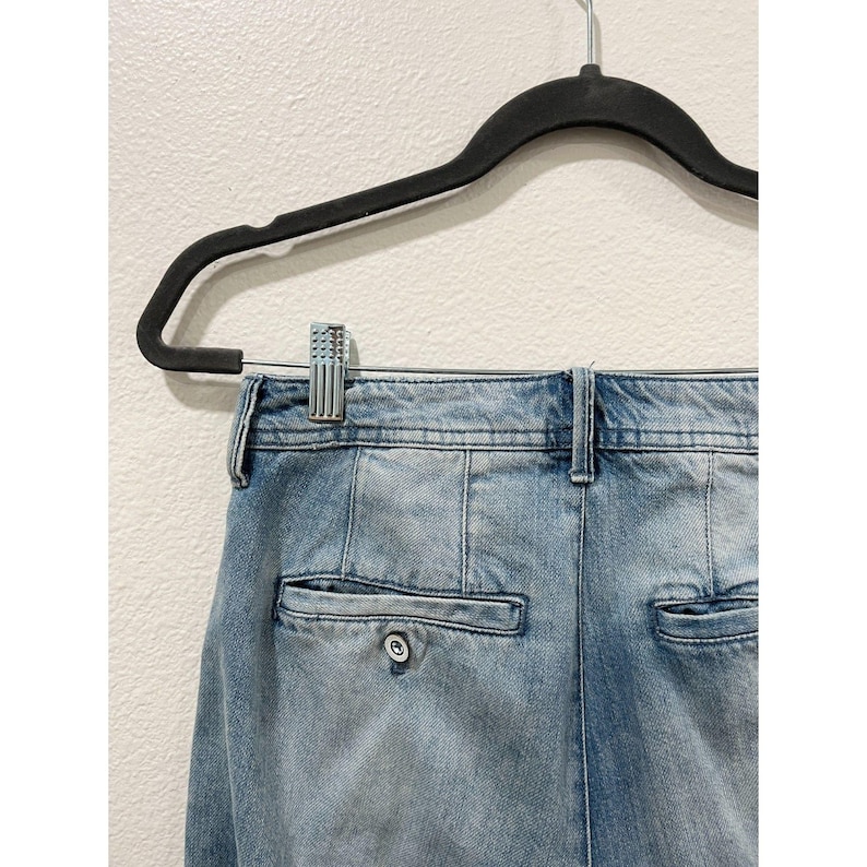 Anthropologie wide leg blue denim jeans pants with white paint splatter on hem imagem 5