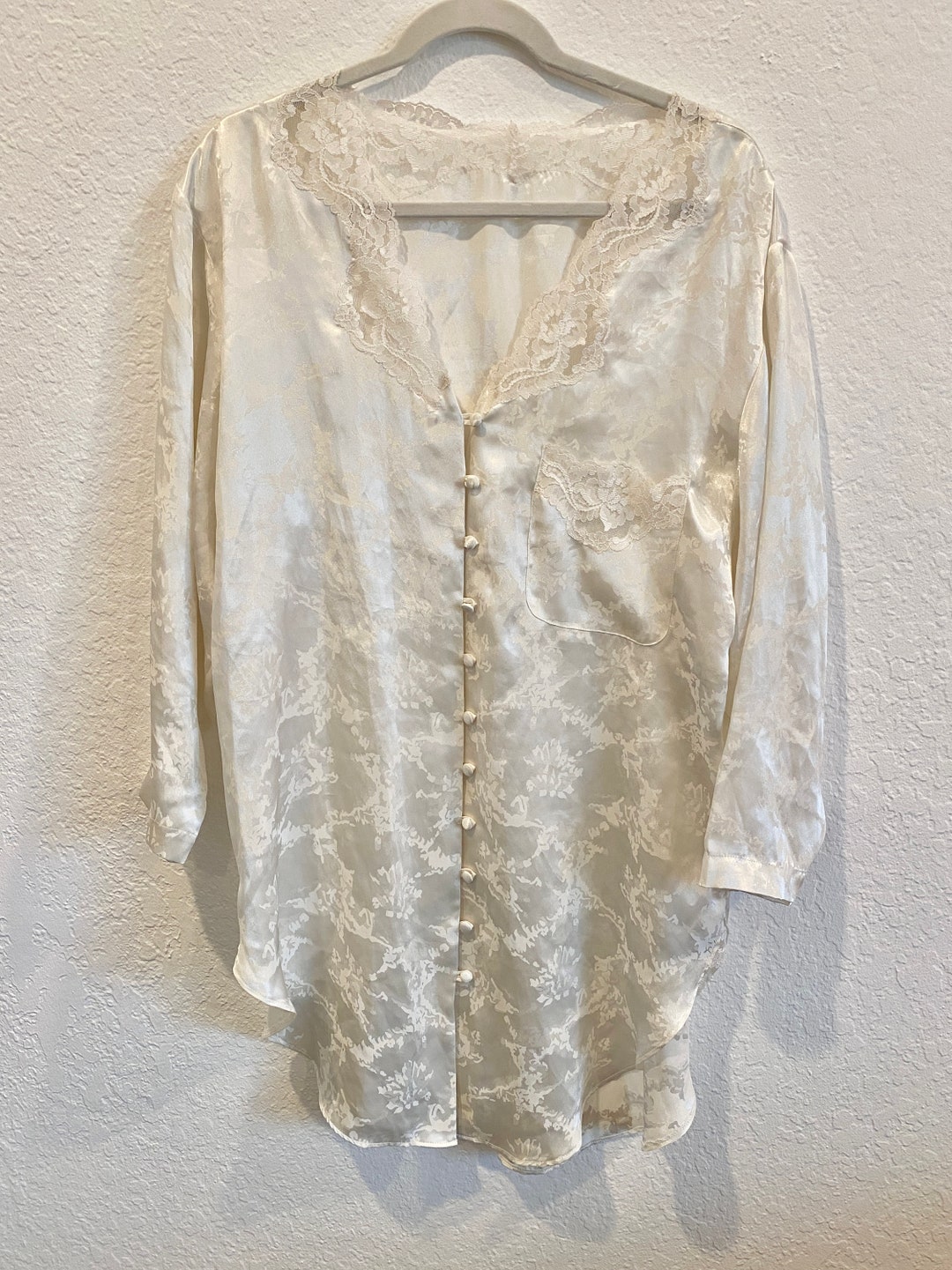 Vintage Pajama Shirt Dress in White Silk Material and Lace, Vintage
