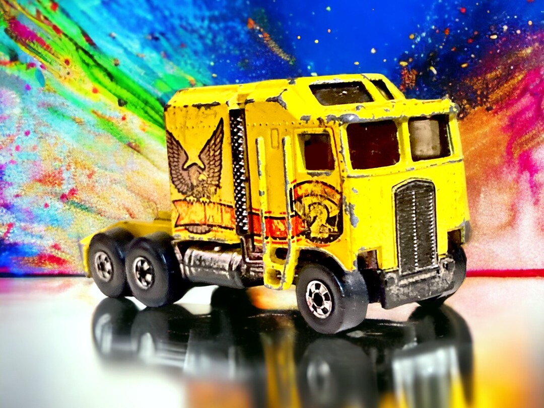 ホットウィール THUNDER ROLLER Amazon.com: Hot Wheels Thunder Roller RLC Limited Edition