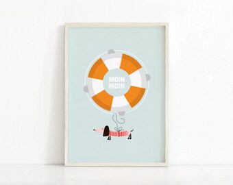 Puede incluir: Una impresión enmarcada en blanco con un fondo azul claro que presenta un dachshund de dibujos animados sujetando un salvavidas con el texto "Moin Moin" en él.